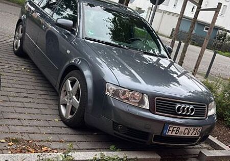 Audi A4 2.5TDI 120kW Avant - vieles NEU!!
