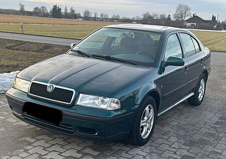 Skoda Octavia 1.6 Limousine *Orginal 42.000km*Klima*