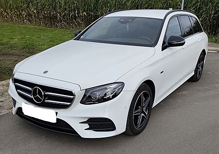Mercedes-Benz E 300 de T Autom. - de AMG LINE
