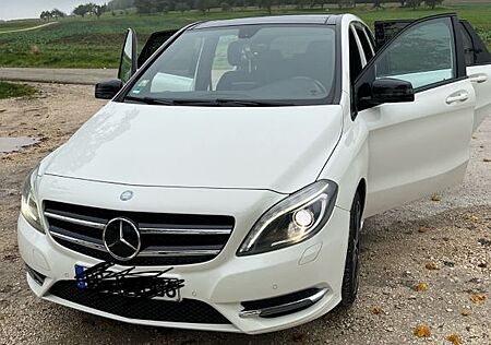 Mercedes-Benz B 200 -