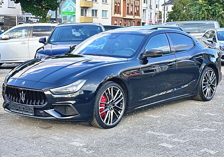 Maserati GHIBLI TROFEO *VOLL+CARBON+U.V.M...!