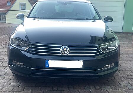 VW Passat Variant Volkswagen 2.0 SCR DSG - Vollelektr. Sitze