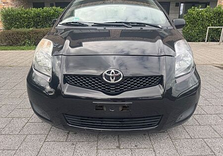 Toyota Yaris Cool
