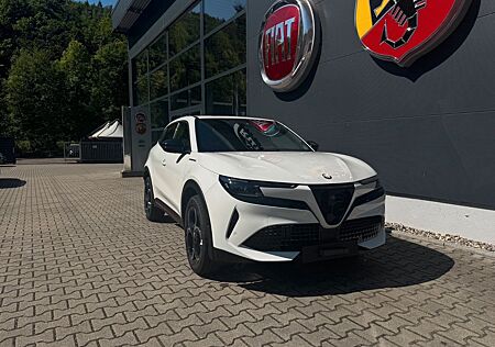 Alfa Romeo Junior Ibrida 1.2MHEV Speciale+TECH-PAKET+MATRIX