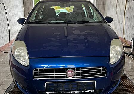 Fiat Grande Punto 1.4 // TÜV NEU // 8fach bereift