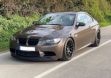 BMW M3 Coupé E92 Individual seltene Farbkombination