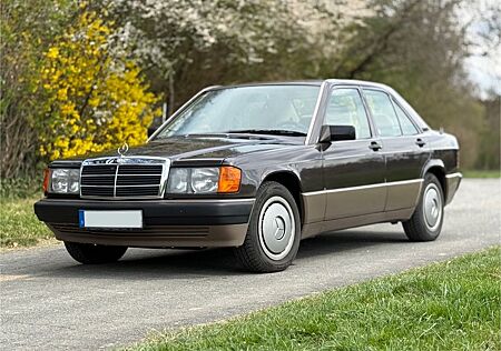 Mercedes-Benz 190 190d | H-Kennzeichen | Schiebedach | Bisonbraun