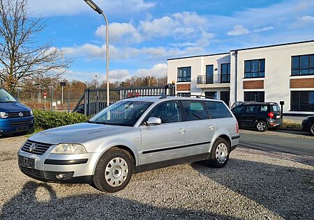 VW Passat Variant Volkswagen 2.0 Trendline -KLIMA*SHZ*NAVI*AHK