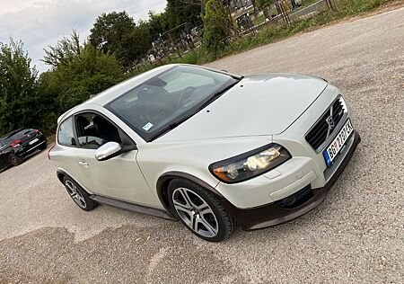 Volvo C30 D5 R design
