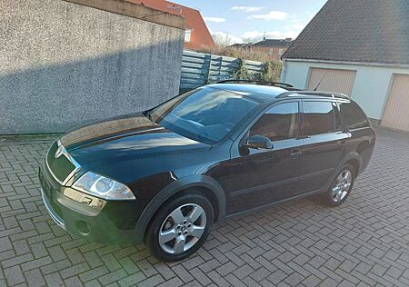 Skoda Octavia Combi 2.0 FSI 4x4 Scout Scout