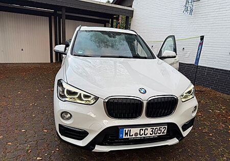 BMW X1 sDrive18d Sport Line (Service/Reifen S/W neu)
