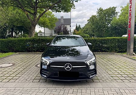 Mercedes-Benz A 200 *DCT*AMG*ALCANTARA*MBUX*TOP!