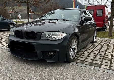 BMW 116i - Schwarz/ M-Look/ 17 Zoll