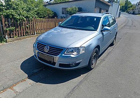 VW Passat Variant Volkswagen 2.0 FSI Comfortline Variant C...