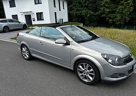 Opel Astra H Twin Top Cabrio neuer Tüv*