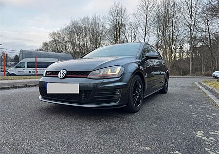 VW Golf Volkswagen 2.0 TSI GTI