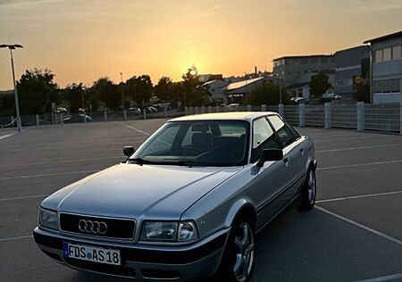 Audi 80 2.0 Limousine vieles erneuert