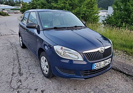 Skoda Fabia 1.2l - EZ 10.2013; wenig Kilometer
