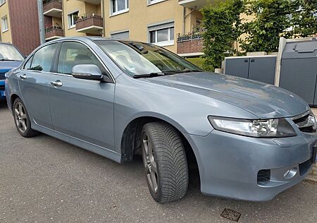 Honda Accord 2.0 Executive - 17 ZOLL Felgen/Allwetter.
