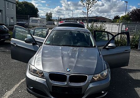 BMW 318i -