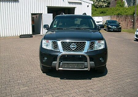 Nissan Pathfinder 3.0 V6 dCi LE 4WD Automatik, AC, Navi