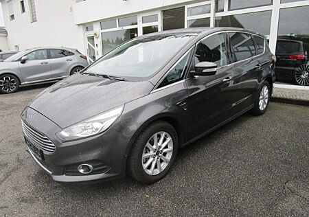Ford S-Max Titanium