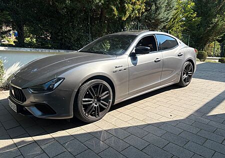 Maserati Ghibli gebraucht kaufen Maserati Ghibli 3.0 V6 430HP Modena Auto Modena