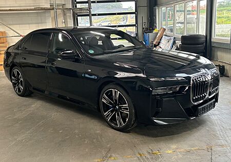 BMW 740 d xDrive MSport individual Leder