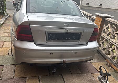 Opel Vectra 1.6 16V Edition 2000 Edition 2000