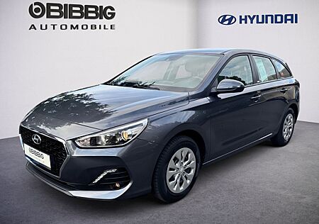 Hyundai i30 cw 1.4 YES! KLIMA PDC SHZ KAMERA NAVI