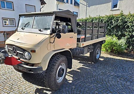 Mercedes-Benz Unimog 404