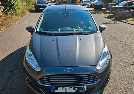Ford Fiesta Titanium*KeylessGo*AHK*TÜV*Wie Neu