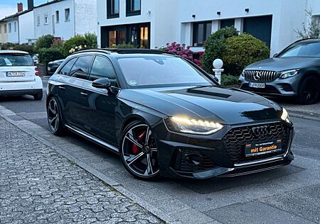 Audi RS4 Avant 2.9 TFSI quattro Pano B&O Massage