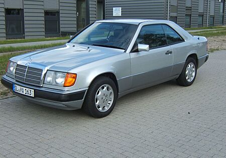 Mercedes-Benz 300 CE-24