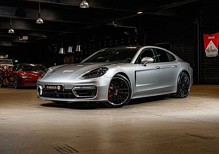 Porsche Panamera GTS / V8