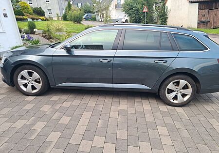 Skoda Superb 2.0 TDI DSG Ambition Combi Ambition