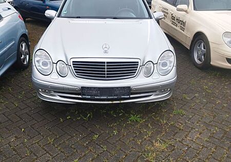 Mercedes-Benz E 500 AVANTGARDE Avantgarde mit Panorama Dach