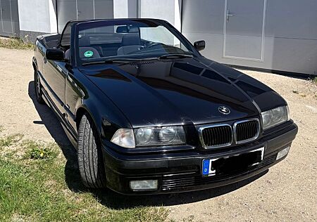BMW 320i Cabrio Exclusiv Edition Exclusiv Edition