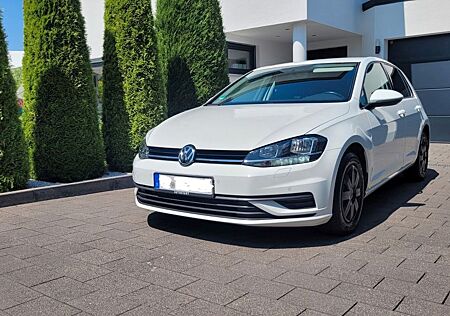 VW Golf Volkswagen VII 1.0 TSI 63kW Trendline sehr gepflegt