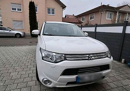 Mitsubishi Outlander hybrid Plugin phev