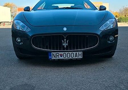 Maserati GranCabrio 4.7 V8 Automatik -