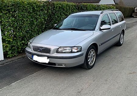 Volvo V70 2.4