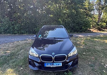 BMW 2er 220 Gran Tourer 220d xDrive Steptronic M Spo...