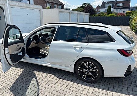 BMW 330e Touring, AHK, Innovationspaket, M-Sport usw