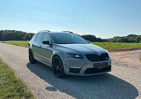 Skoda Octavia 2.0 TDI DSG 4x4 RS Combi /8-Fach B.