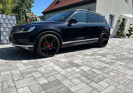 VW Touareg Volkswagen 3.0 V6 TDI / Executive/ R-line/ Voll