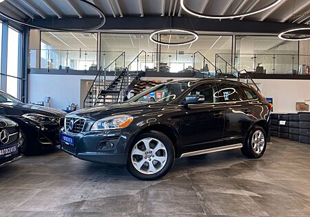 Volvo XC 60 XC60 Momentum AWD *BI-XENON*PANO*NAVI*PDC*AHK*