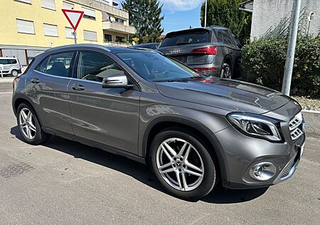 Mercedes-Benz GLA 200 *PANORAMA*LED-HiGH-PERFOMANCE*T-LEDER