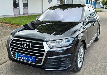 Audi Q7 3.0 TDI quattro S line Sport/Plus / 7 Sitzer