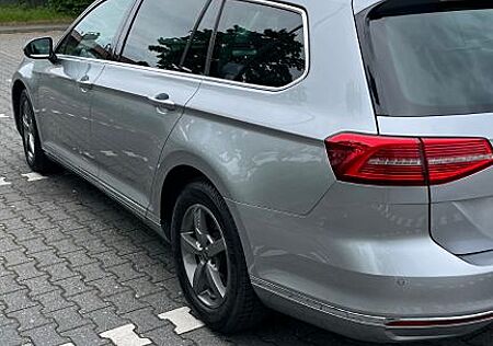 VW Passat Variant Volkswagen 2.0 TDI SCR Comfortline Varia...
